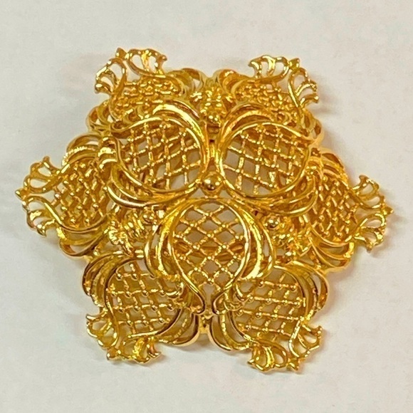 Monet Jewelry - MONET VINTAGE BROOCH 2.5”. EXCELLENT CONDITION
